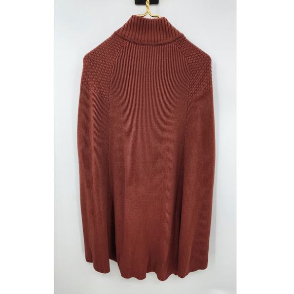 New NWT G.I.L.I. Women's Knit Sweater Cape With Snap Detail Size M/L Rust Brown - Picture 3 of 7